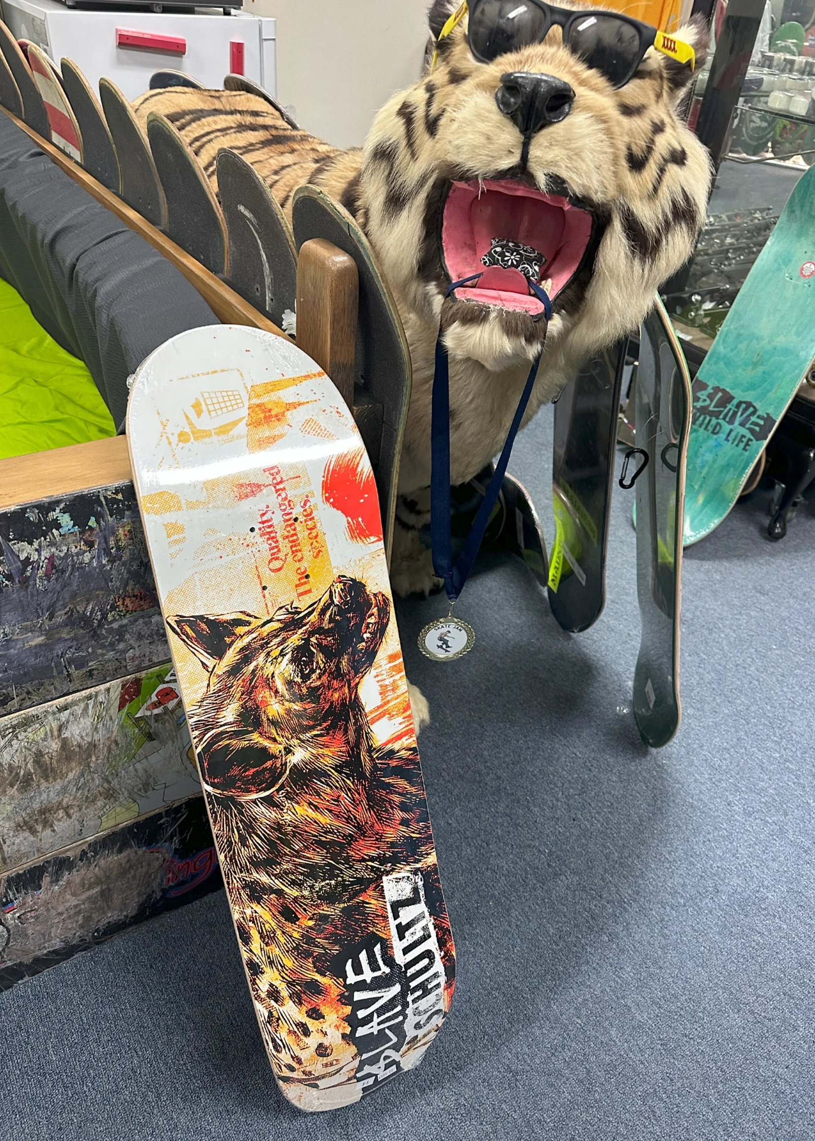 $LAVE - Wild Life Schultz Brown Top Veneer - 8.5" 4 $LAVE - Wild Life Schultz Brown Top Veneer - 8.5" - Image 4